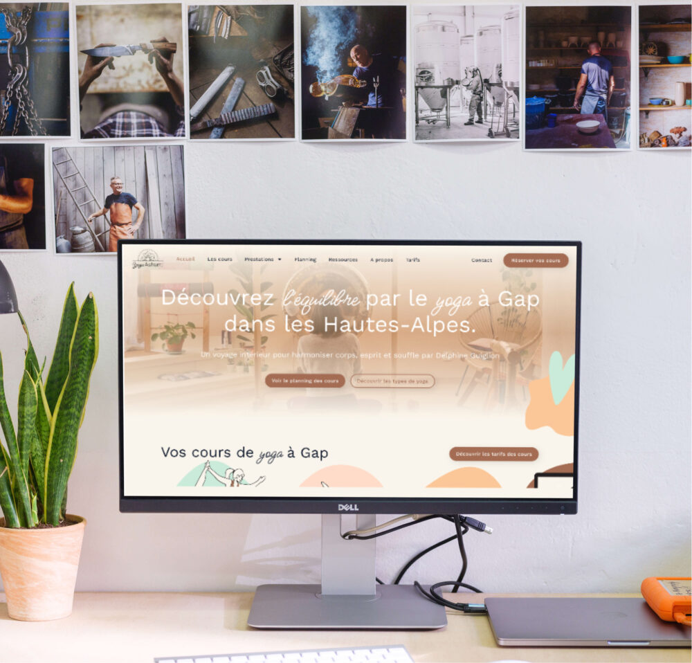 Écran d'ordinateur affichant un site web de yoga à Gap, Hautes-Alpes